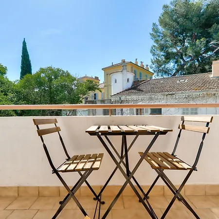 Superbe T2 Avec Balcon A Cannes